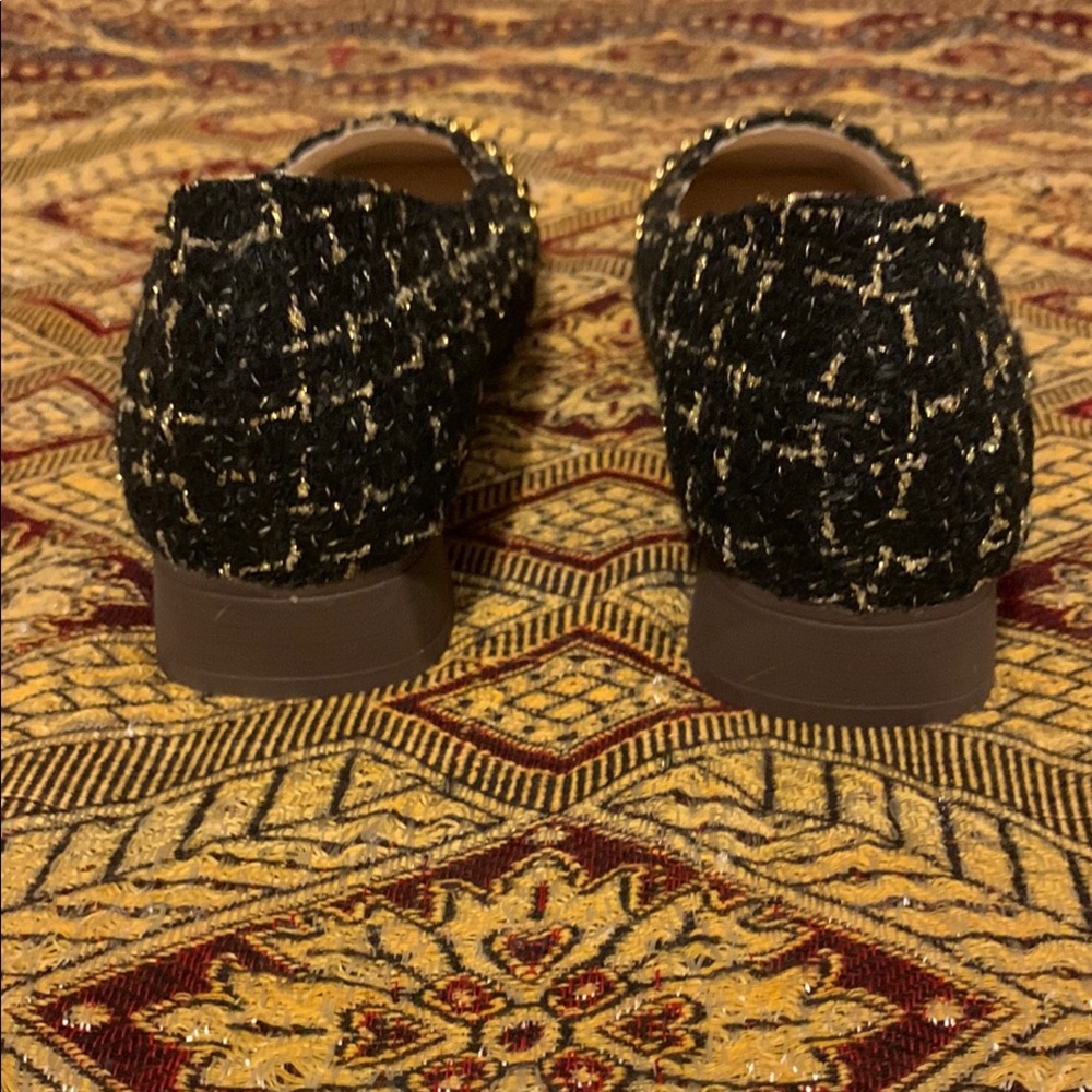 NIB Elegant Black and Gold Tweed Flats with Chain Trim - Picture 6 of 7